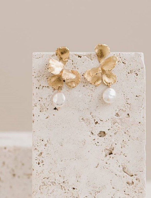 bijoux mariage,  boucles d'oreilles mariée, univers pearl, bijoux mariage fleurs moderne, bijoux mariée